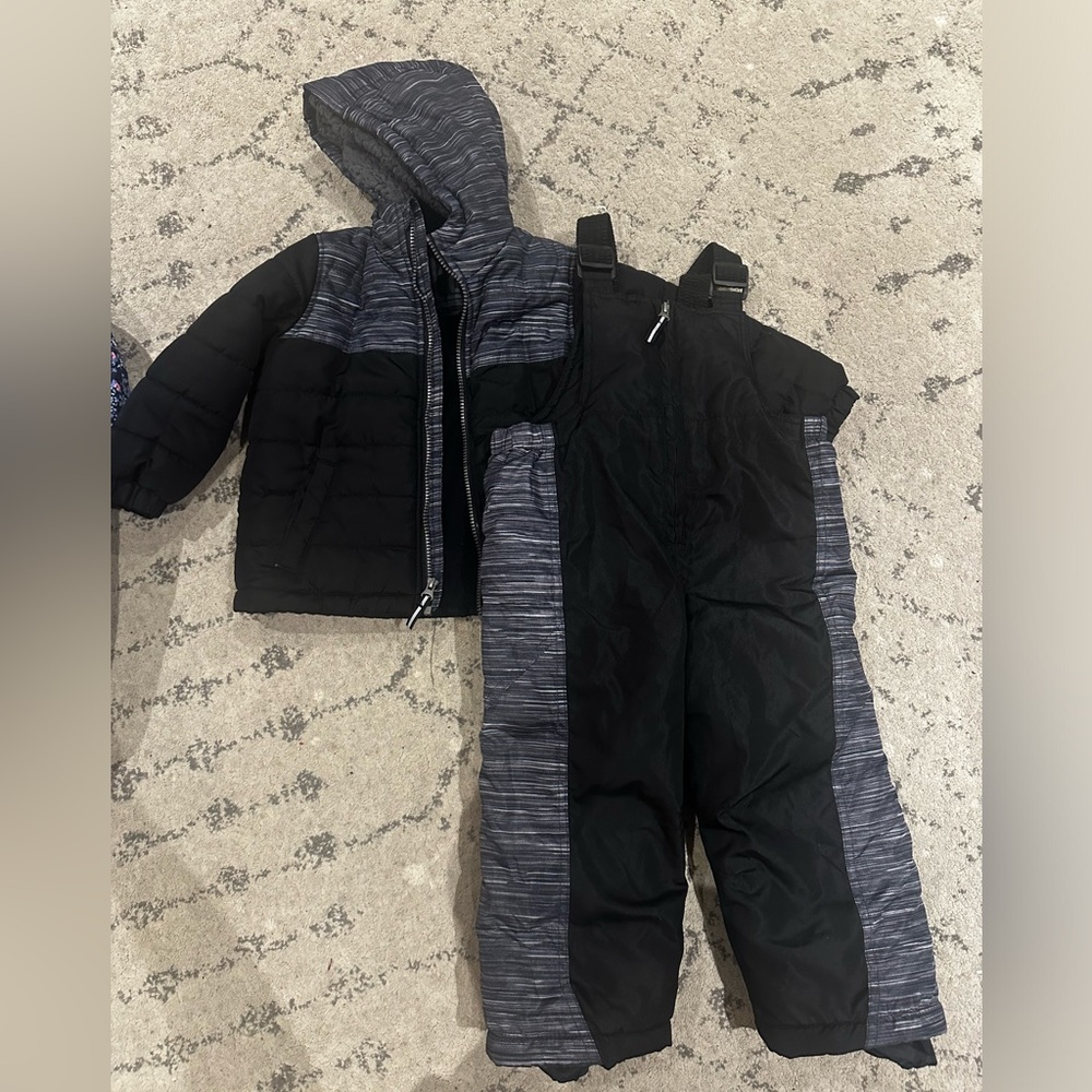 3T AQ boys’ snow jacket and bib